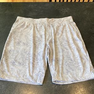 Men Kenneth Cole gray lightweight 4-way stretch athletic shorts size XL